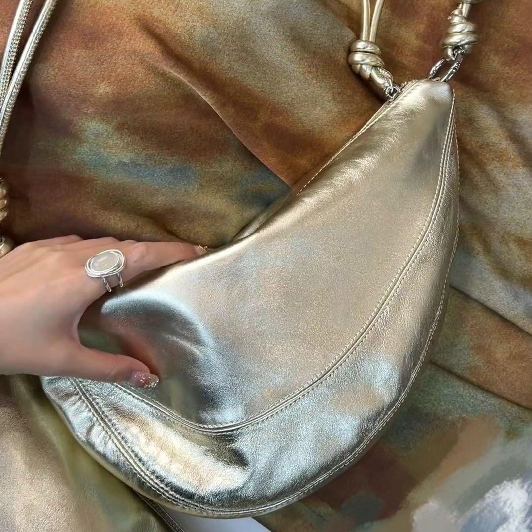 Retro Minority Large Capacity Women's Bag - Hipster Collections