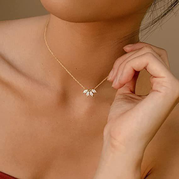 Minimalist Shining Flower Petal Necklace For Women & Girls - Hipster Collections