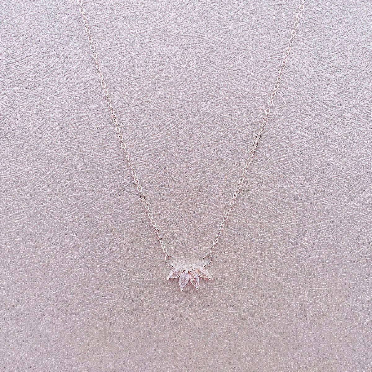 Minimalist Shining Flower Petal Necklace For Women & Girls - Hipster Collections