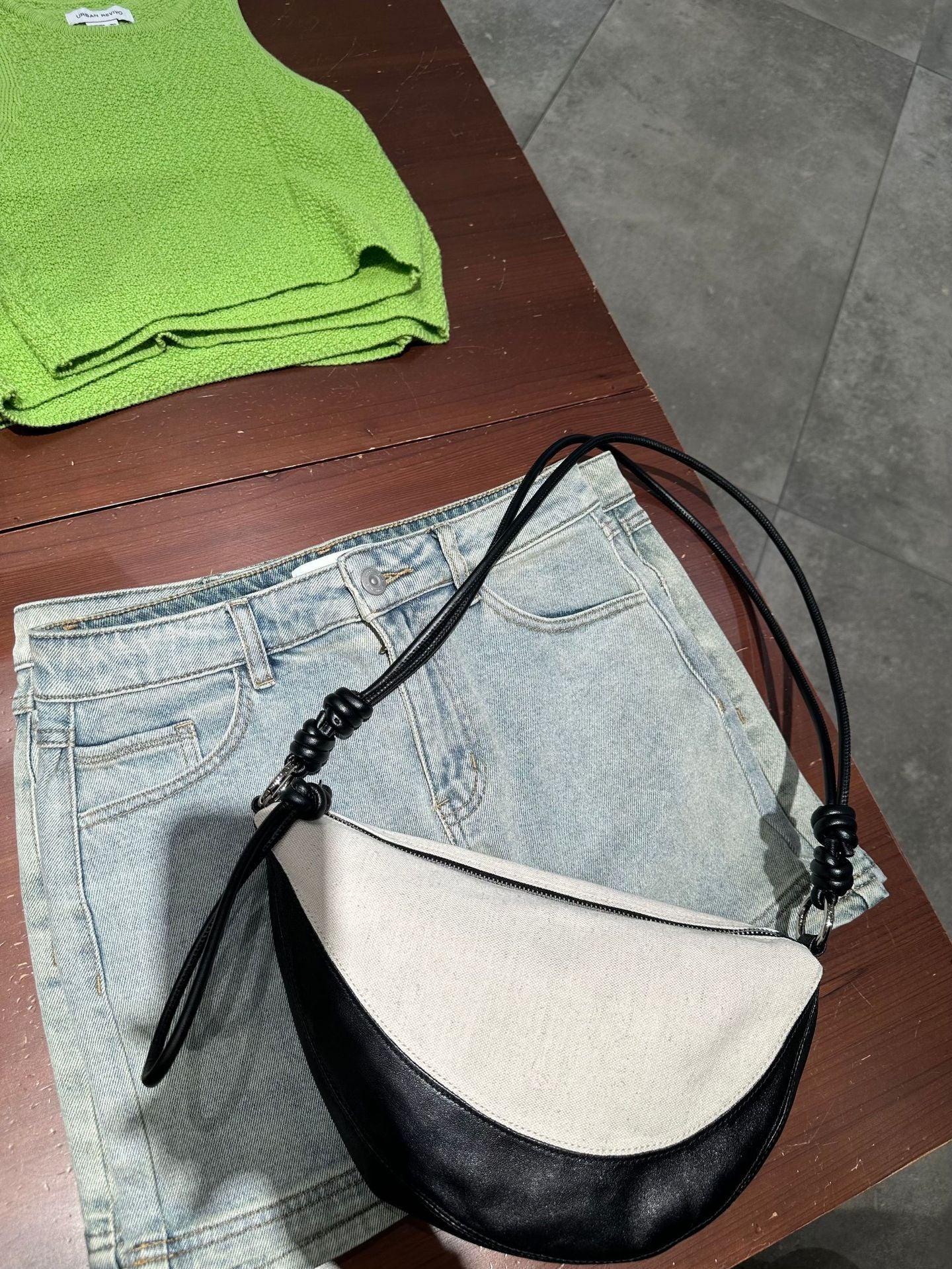 Retro Minority Large Capacity Women's Bag - Hipster Collections